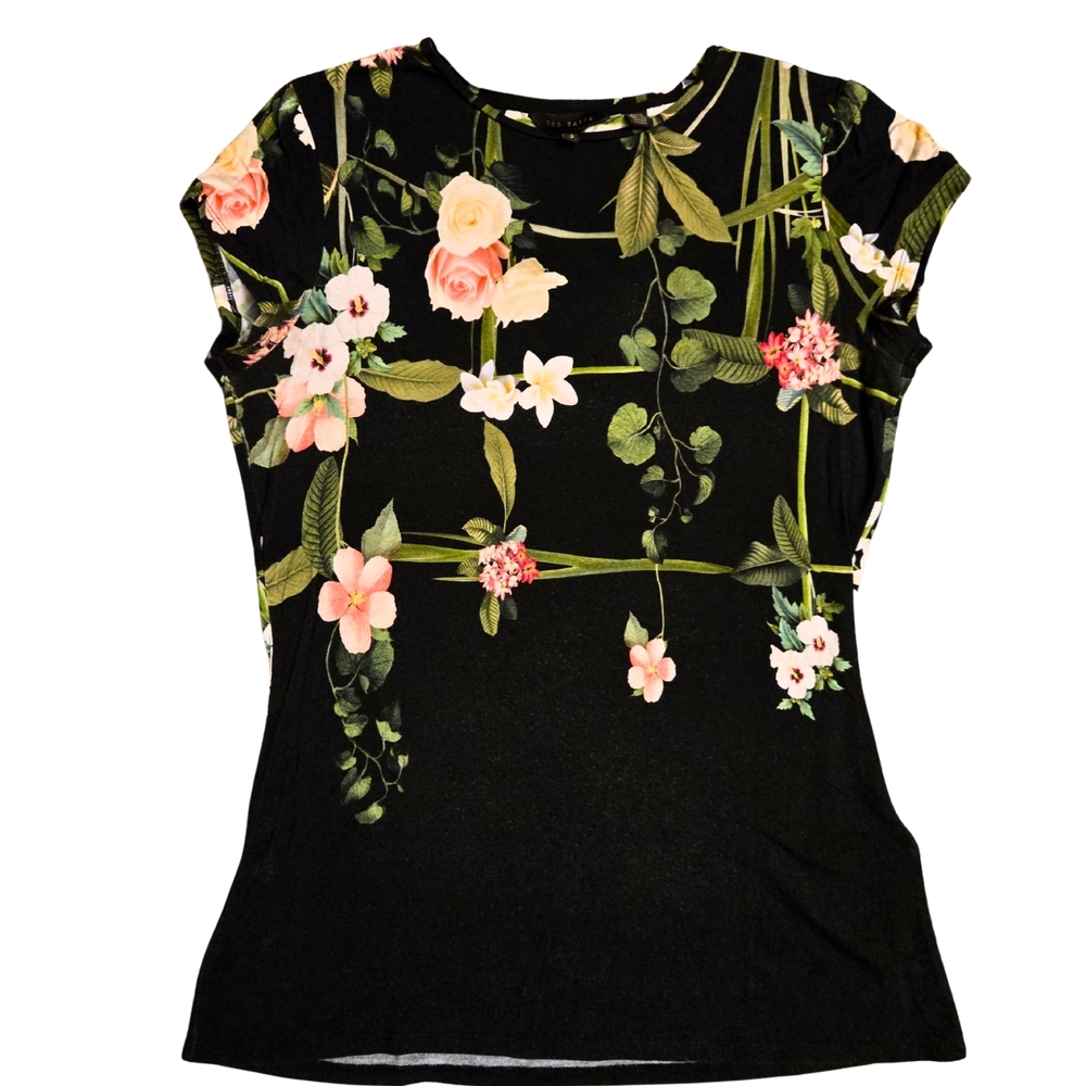 DAFNEE Secret Trellis T-Shirt size 3 / M / 8